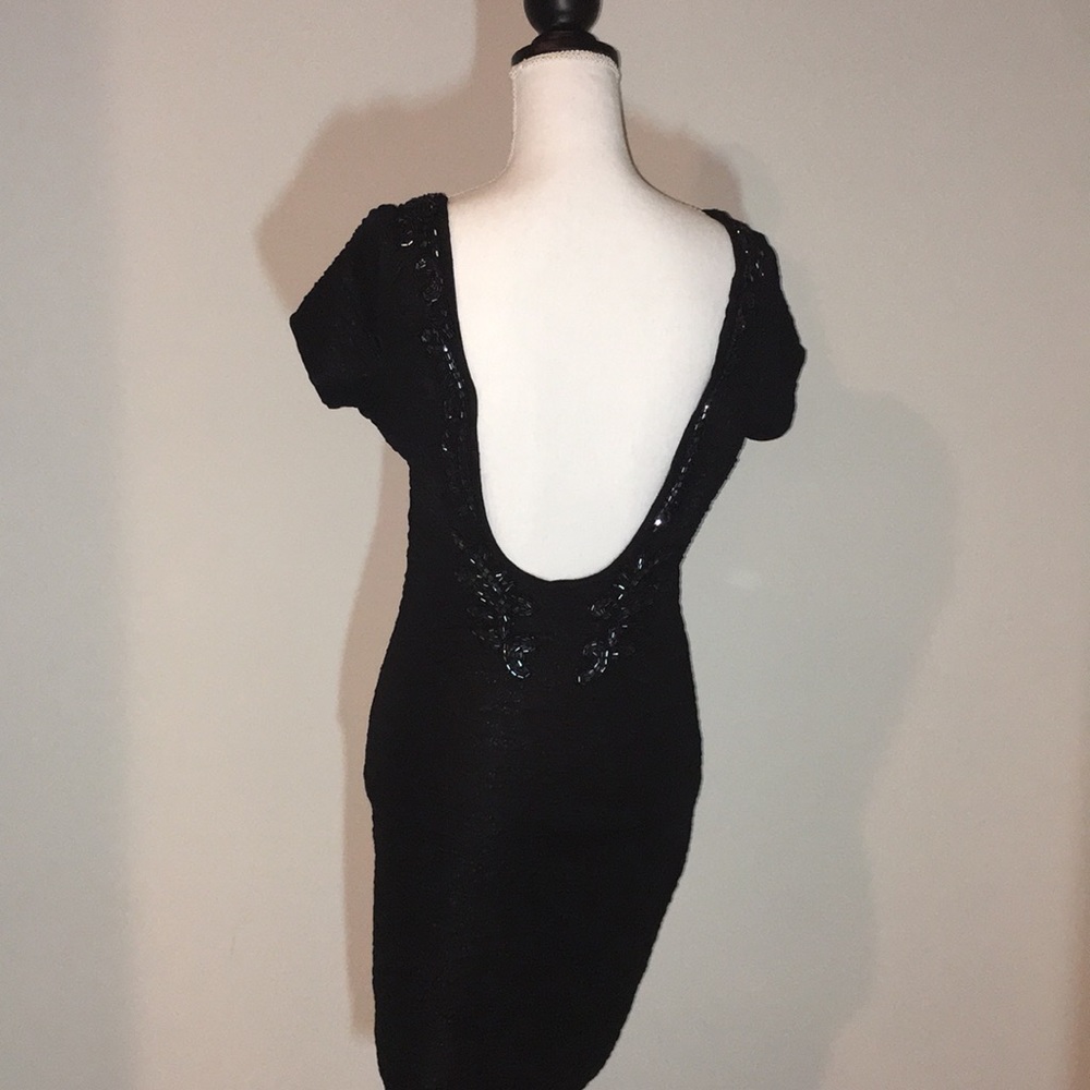 💞 Free People Sexy low-cut back beaded dress
